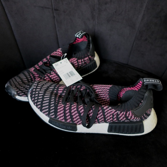 Adidas NMD R1 Women’s Size 7 - Black and Pink - Picture 4 of 7